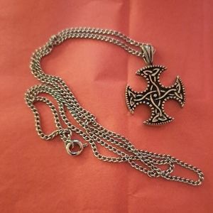 Awesome Silver Tone Celtic Cross Knot Pendant Necklace 😍
